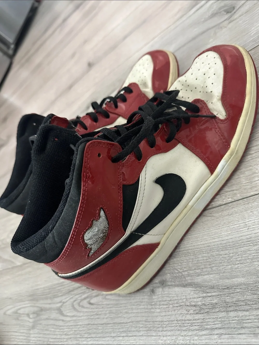 Jordan Chicago 1’s 2003 release with Black Laces